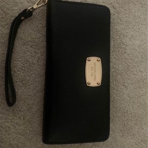 Michael Kors wristlet/wallet